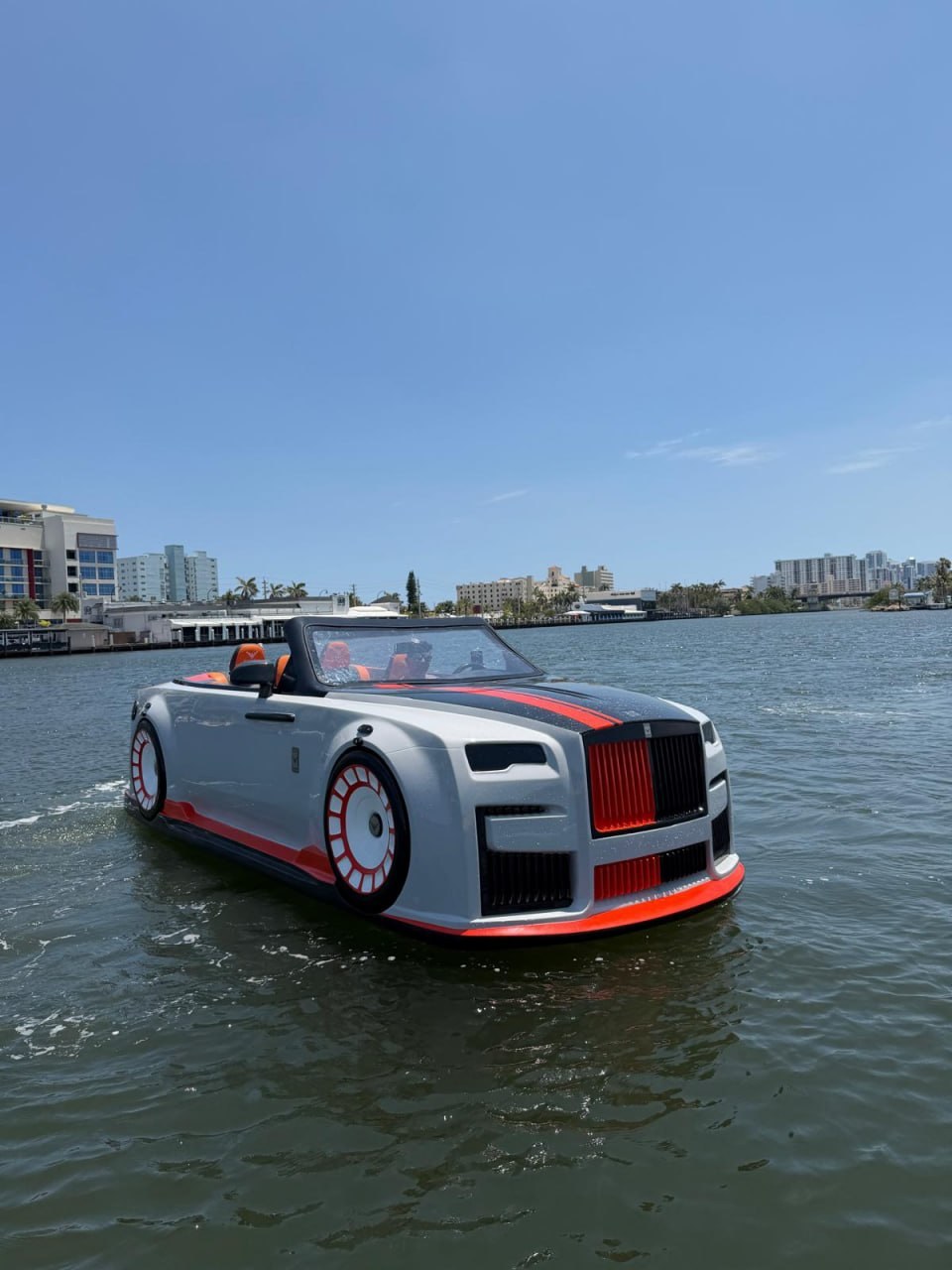 E-Drive JetCar model on the water
